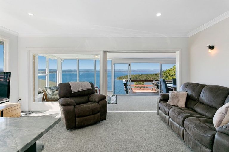 Photo of property in 43 Wakeman Road, Acacia Bay, Taupo, 3330