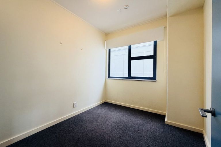 Photo of property in 17 Kent Terrace - Kent Apartments, 3e/16 Kent Terrace, Mount Victoria, Wellington, 6011