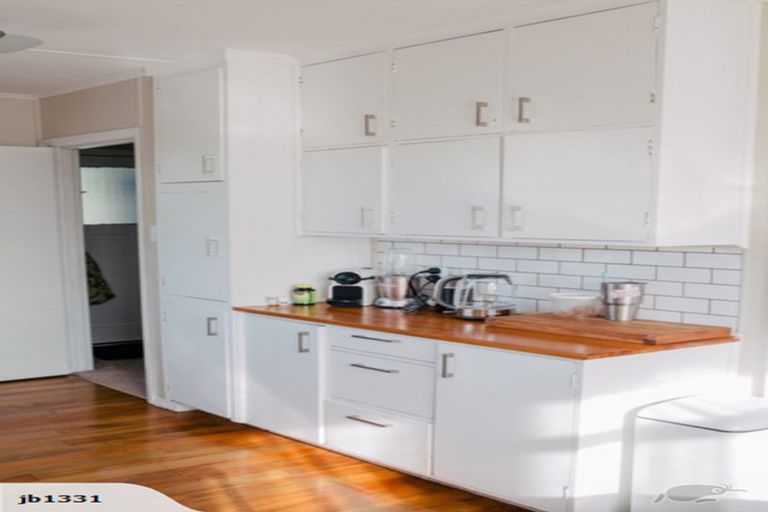 Photo of property in 15 Tasman Street, Havelock North, 4130