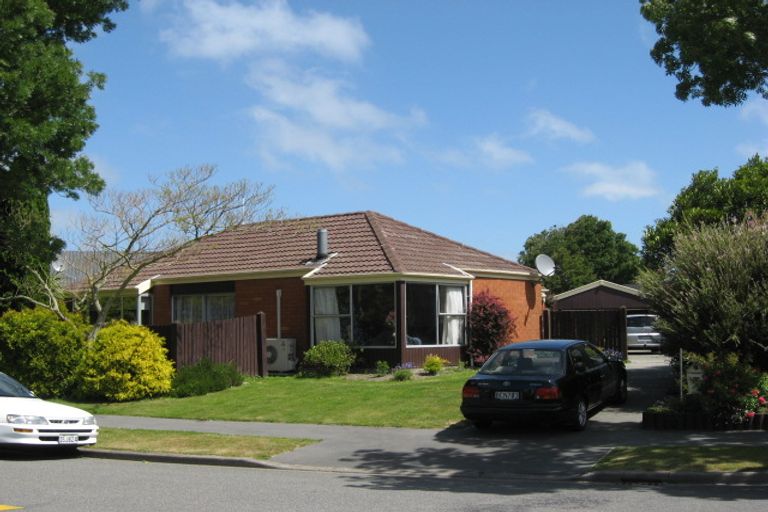 Photo of property in 21 Karnak Crescent, Russley, Christchurch, 8042