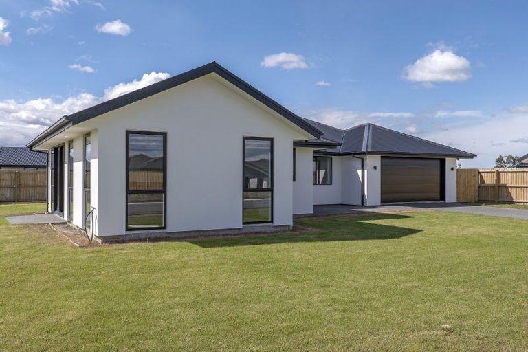 Photo of property in 39 Suffolk Drive, Kirwee, 7571