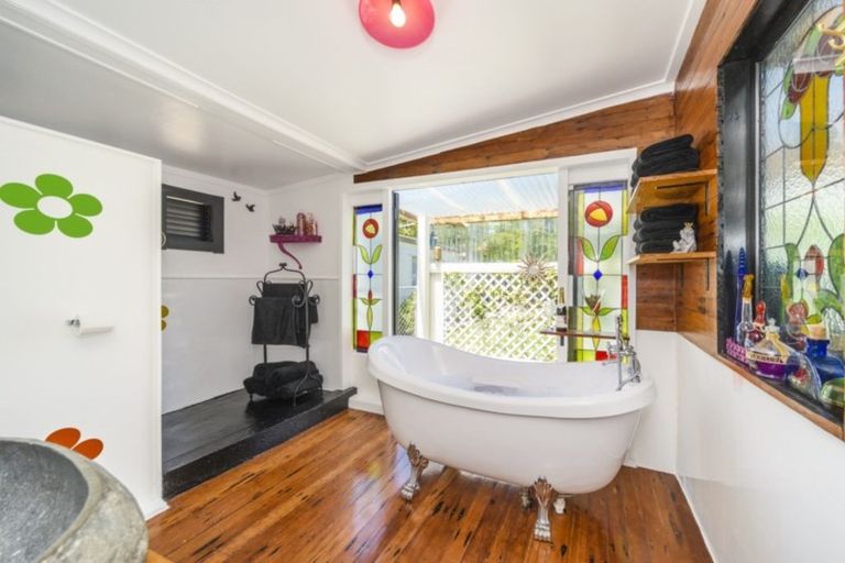 Photo of property in 320 Featherston Street, Palmerston North, 4410