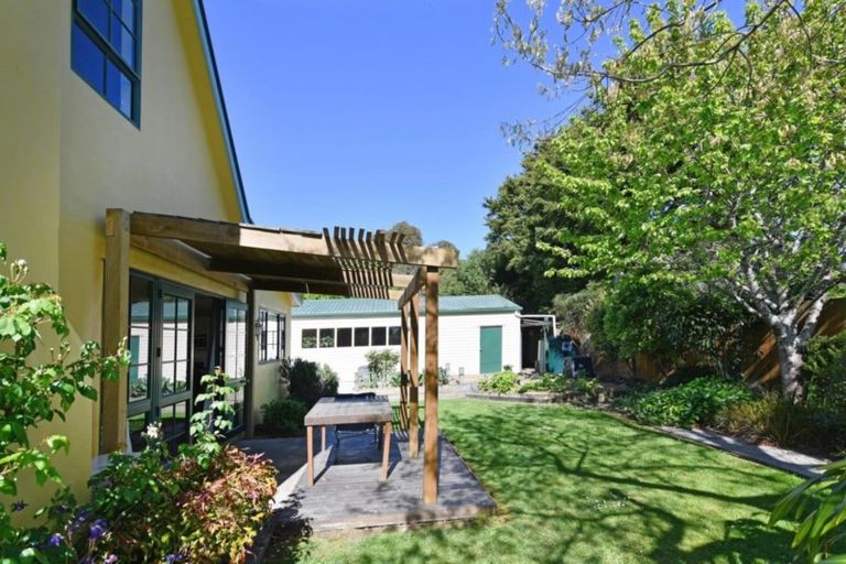 Photo of property in 15 Bird Lane, Wakefield, 7025