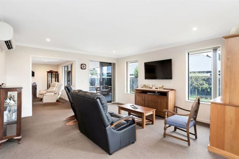 Photo of property in 9 Kahu Street, Pegasus, 7612