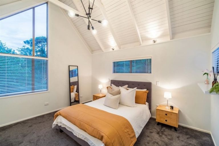 Photo of property in 27 Le Roy Terrace, Birkenhead, Auckland, 0626