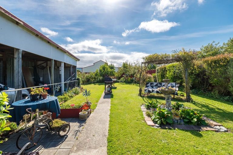 Photo of property in 16 Studholme Street, Waimate, 7924
