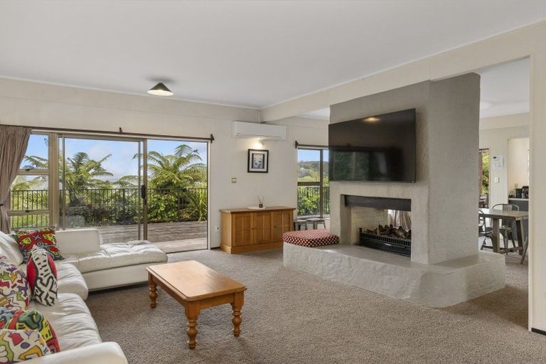 Photo of property in 817 Acacia Bay Road, Acacia Bay, Taupo, 3330