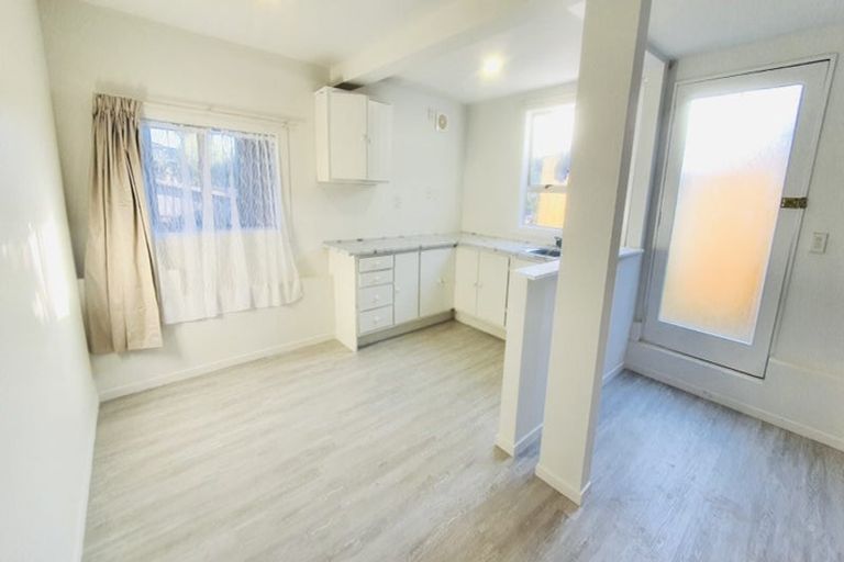 Photo of property in 3/10 Westward Ho, Glen Eden, Auckland, 0602