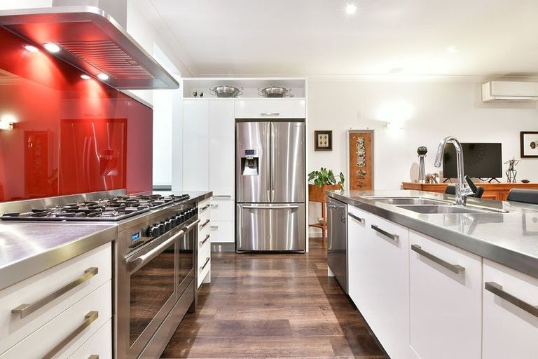 Photo of property in 76a Ladies Mile, Manly, Whangaparaoa, 0930