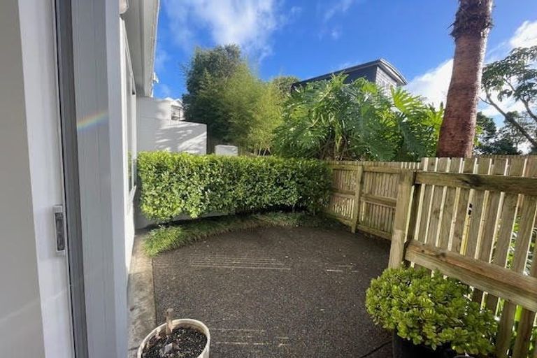 Photo of property in 26/73 Princes Street, Northcote Point, Auckland, 0627