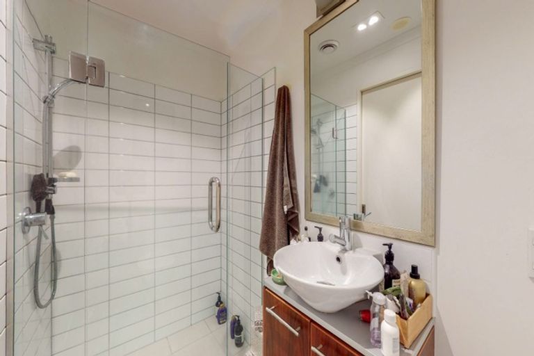 Photo of property in Augusta Apartments, 17/254 Willis Street, Te Aro, Wellington, 6011