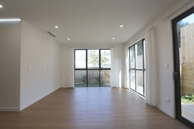 Photo of property in 13a King Richard Place, Browns Bay, Auckland, 0630