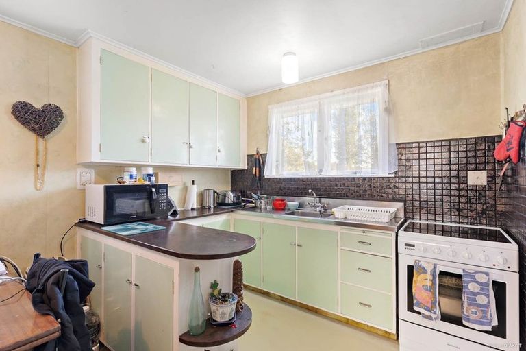 Photo of property in 12 Powell Place, Henderson, Auckland, 0610