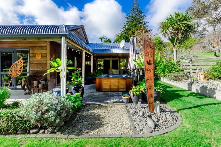 Photo of property in 16 Sydney Crescent, Raumati South, Paraparaumu, 5032