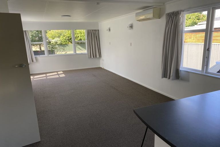 Photo of property in 12 Mokau Place, Terrace End, Palmerston North, 4410