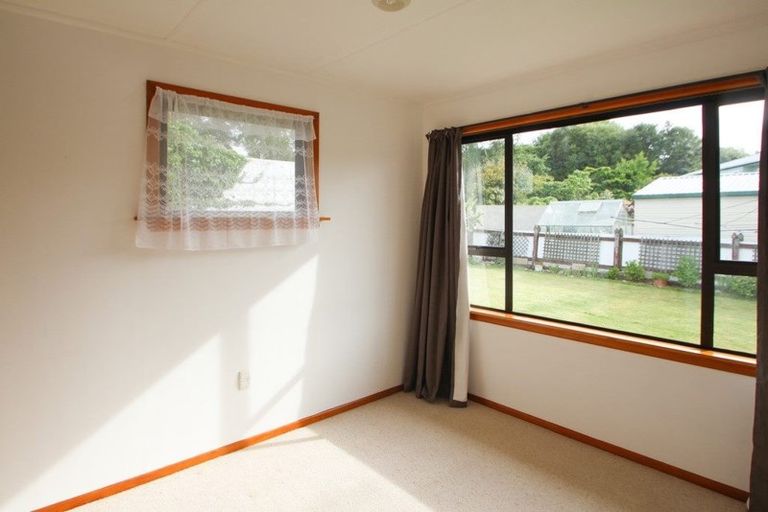 Photo of property in 6 Oxford Street, Holmes Hill, Oamaru, 9401