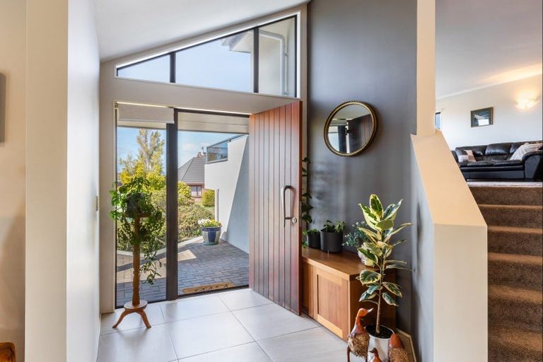 Photo of property in 27 Kinder Street, Acacia Bay, Taupo, 3330