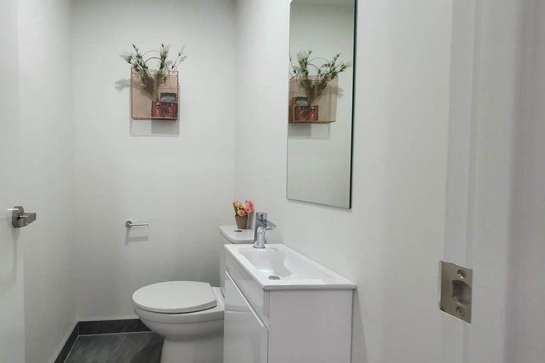 Photo of property in 3 Valour Lane, Papakura, 2110