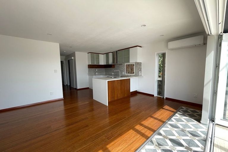 Photo of property in 10 Scott Road, Stanmore Bay, Whangaparaoa, 0932