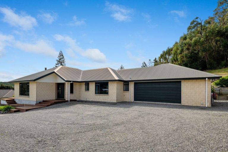Photo of property in 10 Pukeko Place, Picton, 7220
