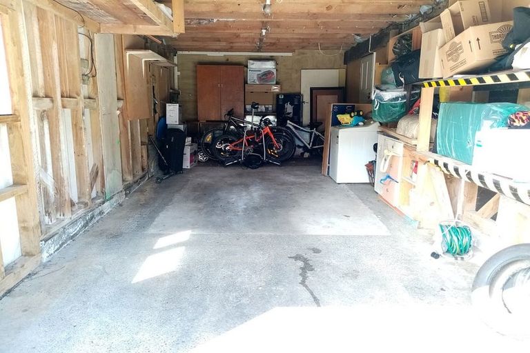 Photo of property in 105 Severn Street, Island Bay, Wellington, 6023