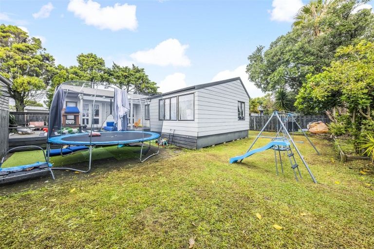 Photo of property in 16 Finlayson Avenue, Clendon Park, Auckland, 2103