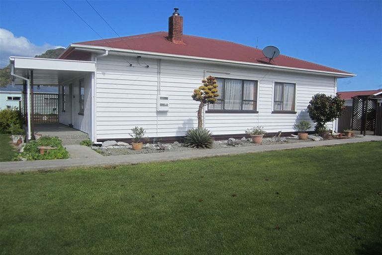 Photo of property in 140 Bright Street, Cobden, Greymouth, 7802