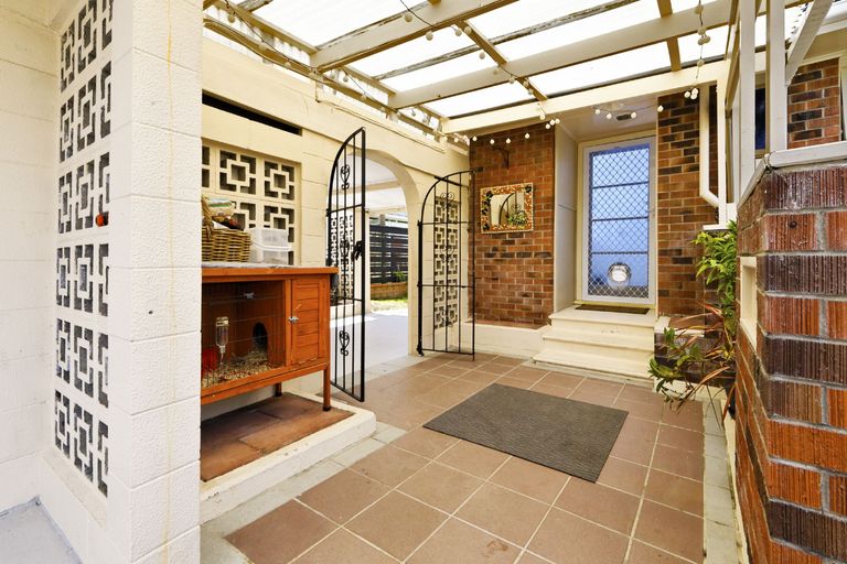 Photo of property in 45 Stottholm Road, Titirangi, Auckland, 0604