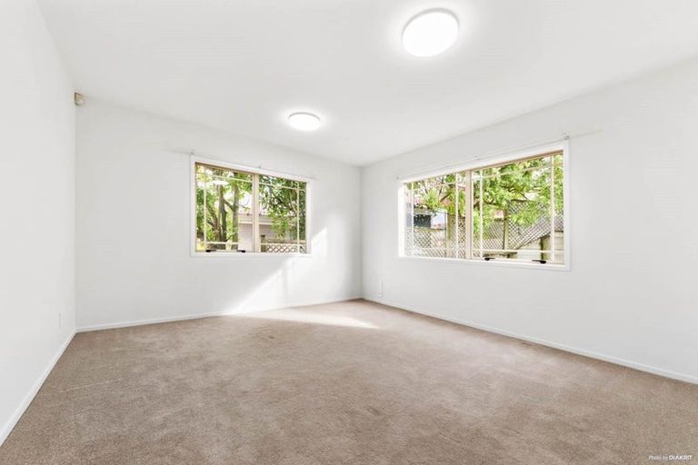 Photo of property in 145c Hobsonville Road, West Harbour, Auckland, 0618