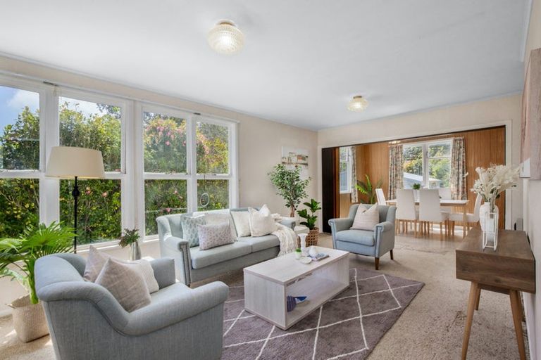 Photo of property in 43 Sievers Grove, Cannons Creek, Porirua, 5024