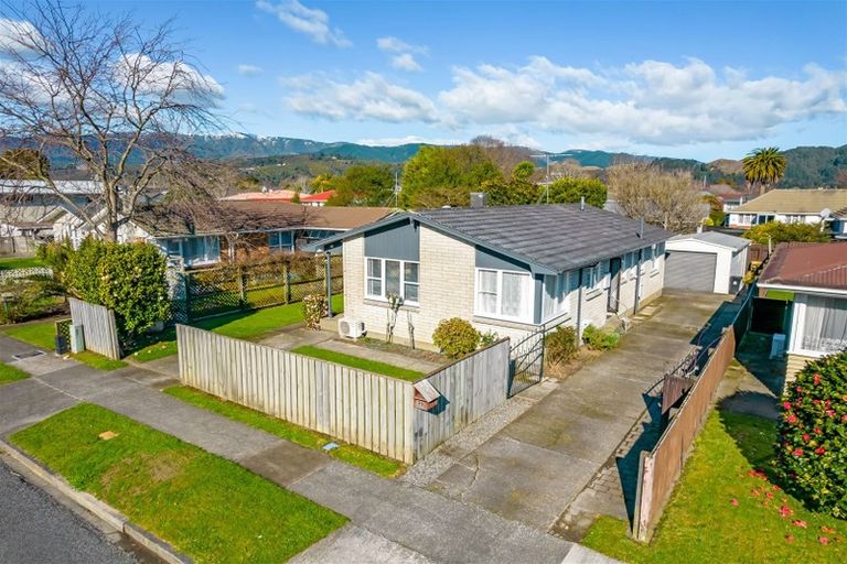 Photo of property in 19 Mcleod Street, Elderslea, Upper Hutt, 5018