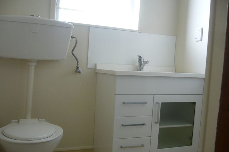 Photo of property in 16-18 Levy Street, Mount Victoria, Wellington, 6011