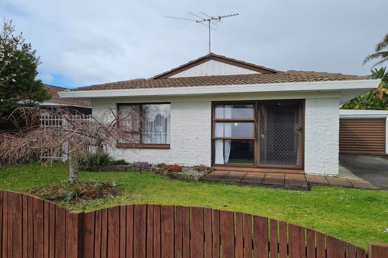 Photo of property in 2a Roys Road, Weymouth, Auckland, 2103