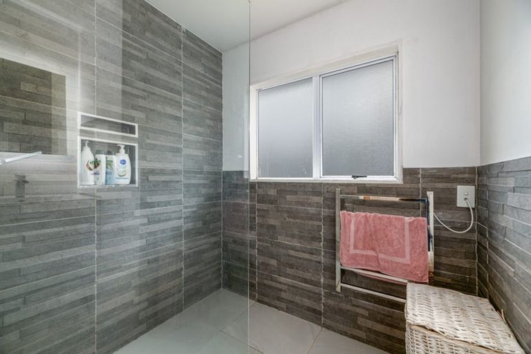 Photo of property in 57 Chislehurst Street, Henderson, Auckland, 0612