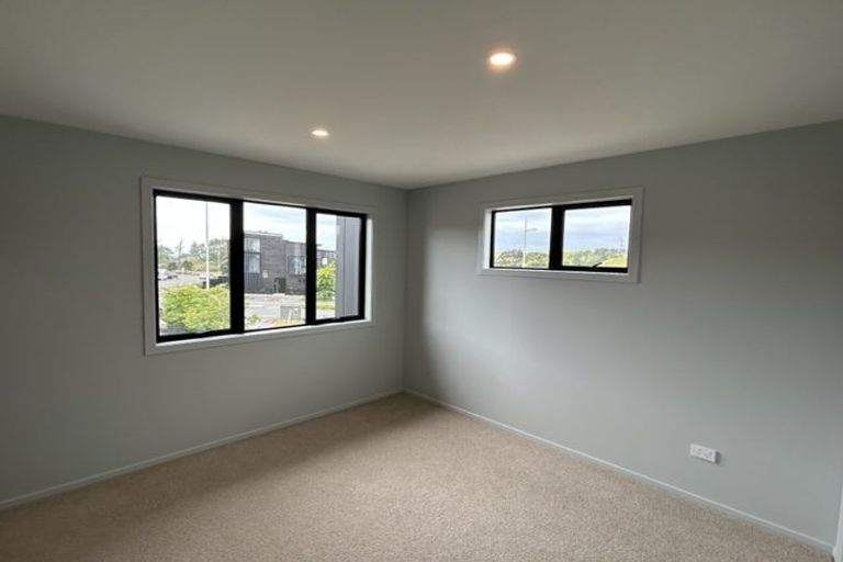 Photo of property in 2a Nerita Place, Long Bay, Auckland, 0630
