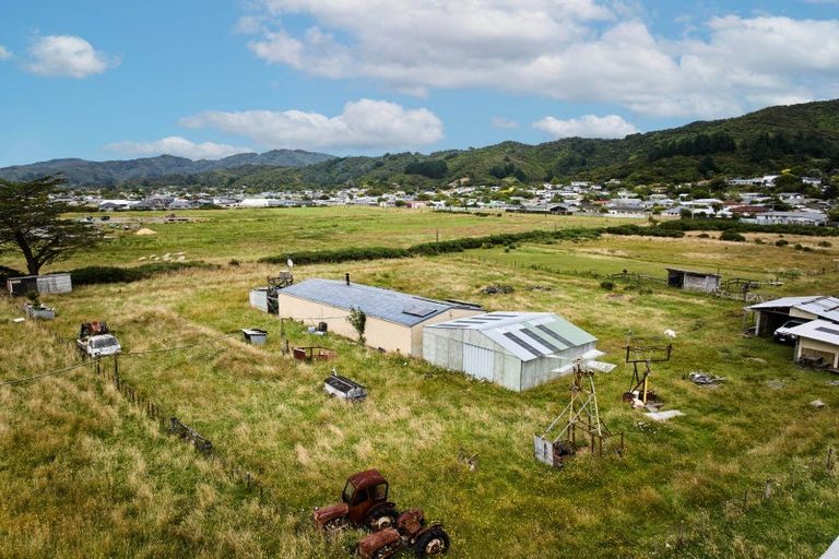 Photo of property in 112 Upper Fitzherbert Road, Wainuiomata, 5373