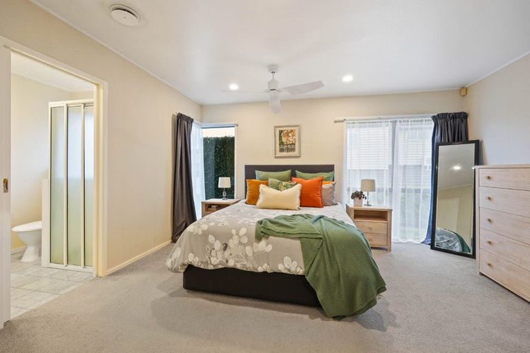 Photo of property in 47 Loloma Drive, Half Moon Bay, Auckland, 2012