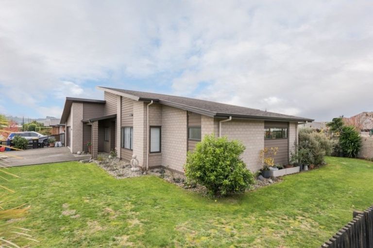 Photo of property in 2 Ernest Place, Brightwater, 7022