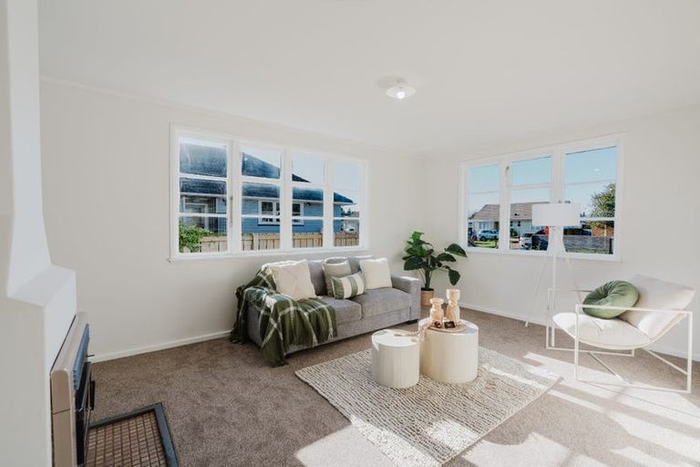 Photo of property in 15 Paul Crescent, Fairfield, Hamilton, 3214