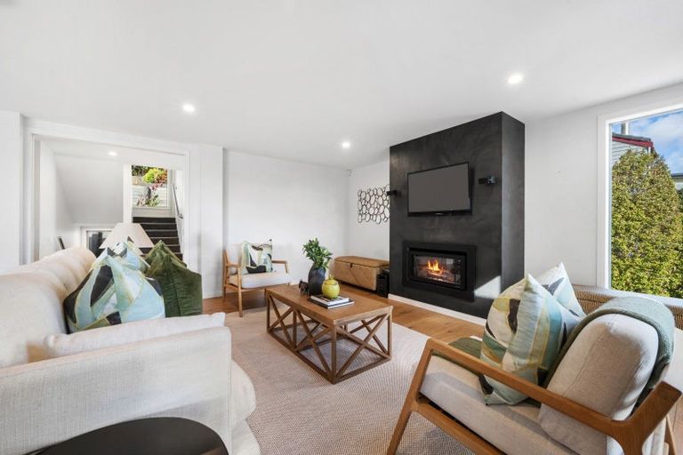 Photo of property in 27 Shelly Beach Parade, Cockle Bay, Auckland, 2014