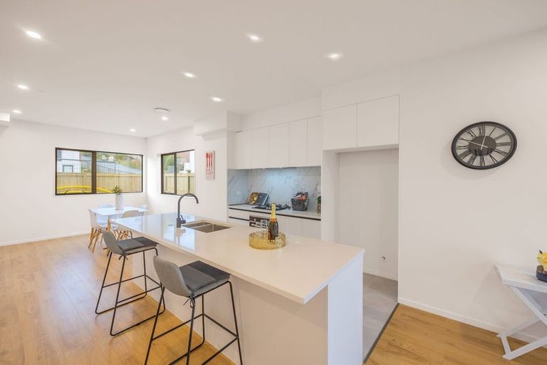 Photo of property in 16 Waka Street, Albany Heights, Auckland, 0632