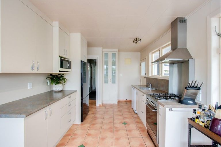 Photo of property in 18 Keirunga Road, Havelock North, 4130