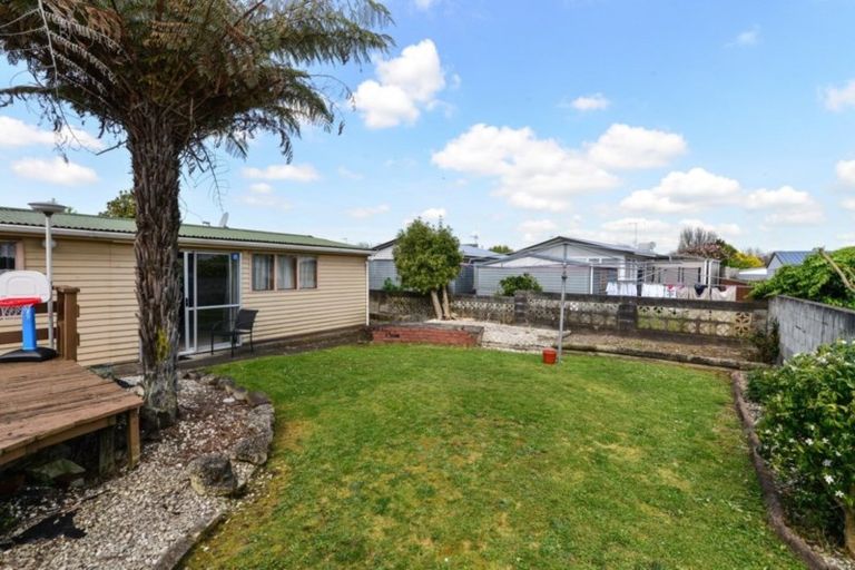 Photo of property in 4 Bremridge Place, Melville, Hamilton, 3206