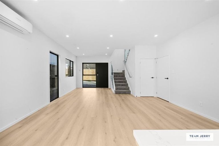 Photo of property in 339b Bucklands Beach Road, Bucklands Beach, Auckland, 2012