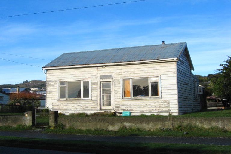 Photo of property in 14 Ocean Beach Road, Bluff, 9814