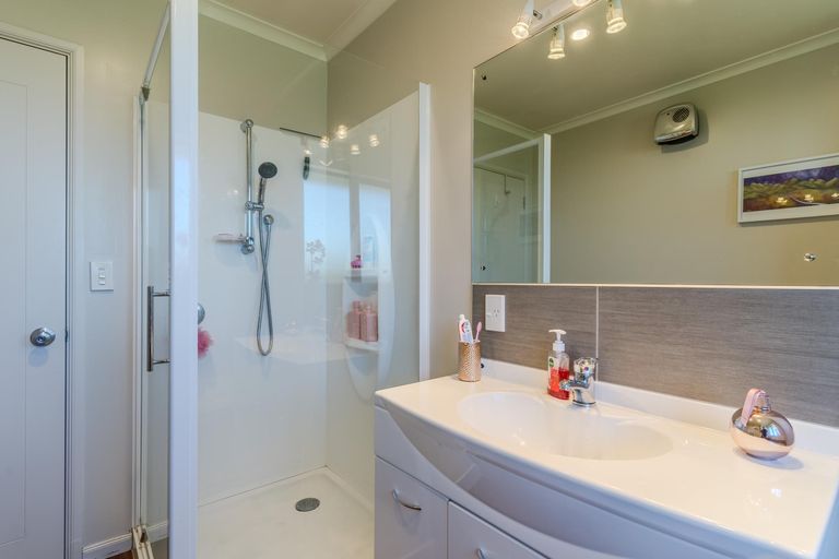 Photo of property in 27 Rhoboro Road, Twizel, 7901