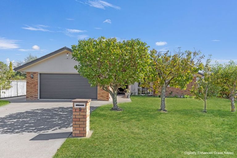 Photo of property in 9 Magnolia Rise, Waipahihi, Taupo, 3330