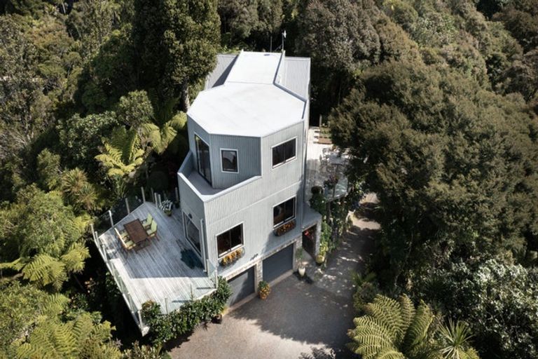 Photo of property in 191 Carter Road, Oratia, Auckland, 0604