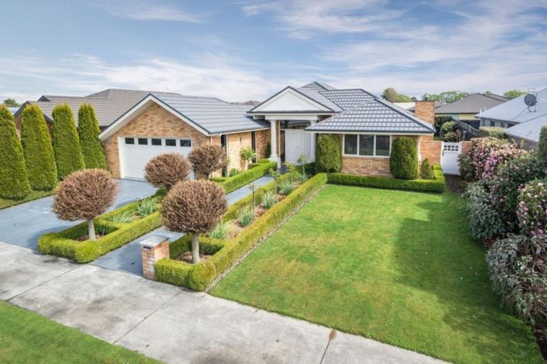 Photo of property in 12 Oratia Grove, Northwood, Christchurch, 8051