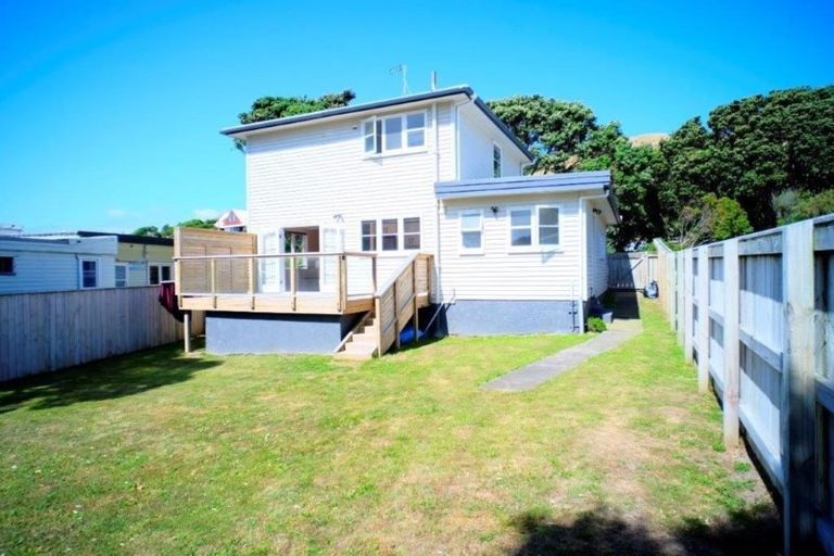 Photo of property in 4 Onepu Road, Pukerua Bay, 5026